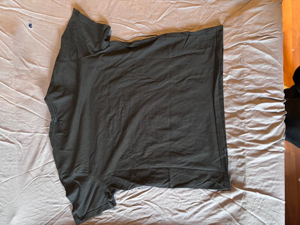 cityLAB T-Shirt Mens L V-Neck Short Sleeve 100% Cotton Black Gently Worn Tee